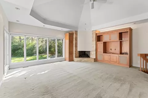 Living - 3300 Fieldstone, Flushing, MI 48433 photo 5 of 8