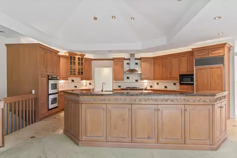 Kitchen - 3300 Fieldstone, Flushing, MI 48433 photo 1 of 3