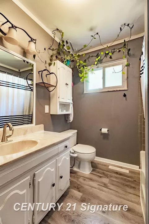 Bath - 205 E Clark, Davison, MI 48423 photo 1 of 1