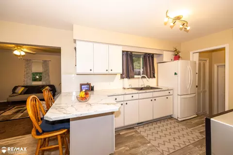 Kitchen - 6543 Dalton, Flushing, MI 48433 photo 2 of 2