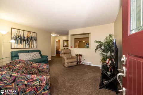 Entry Way - 6543 Dalton, Flushing, MI 48433 photo 1 of 4