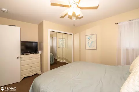 Bedroom - 6543 Dalton, Flushing, MI 48433 photo 2 of 6
