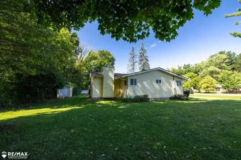 Exterior - 6543 Dalton, Flushing, MI 48433 photo 4 of 6