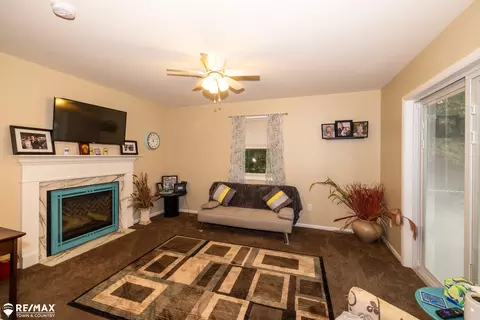 Living - 6543 Dalton, Flushing, MI 48433 photo 2 of 2