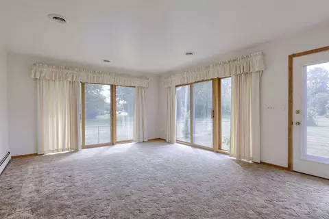 Living - 2734 E Wattles, Troy, MI 48085 photo 4 of 6