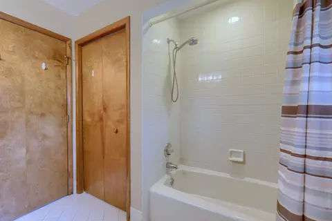 Bath - 2734 E Wattles, Troy, MI 48085 photo 3 of 3