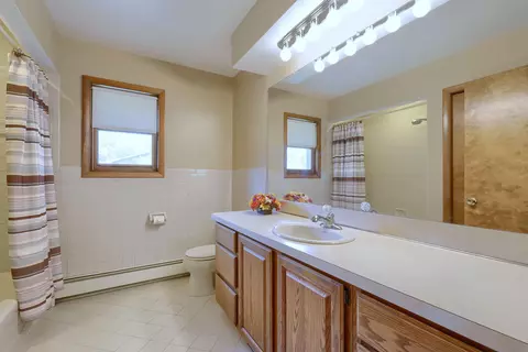 Bath - 2734 E Wattles, Troy, MI 48085 photo 2 of 3
