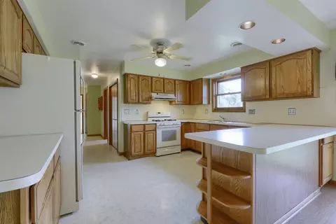 Kitchen - 2734 E Wattles, Troy, MI 48085 photo 1 of 4