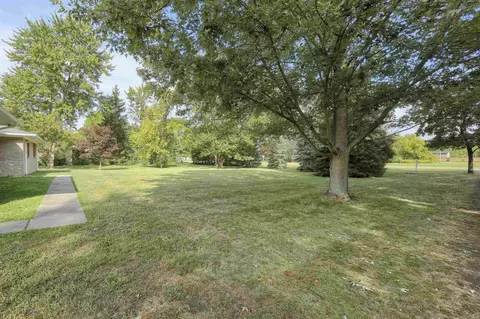 Exterior - 2734 E Wattles, Troy, MI 48085 photo 3 of 8