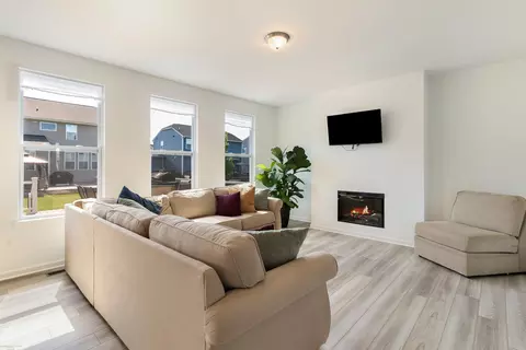 Living - 51376 Maple Leaf, Macomb, MI 48042 photo 1 of 1