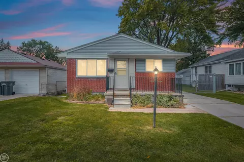 22217 Dorion, Saint Clair Shores, MI 48082