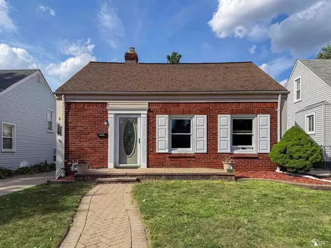 944 Ford, Lincoln Park, MI 48146