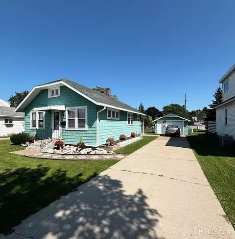215 S Lincoln, Escanaba, MI 49829