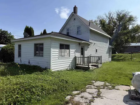 515 E Prospect, Munising, MI 49862
