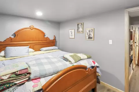 Bedroom - 2112 Morrish, Flushing, MI 48433 photo 7 of 9