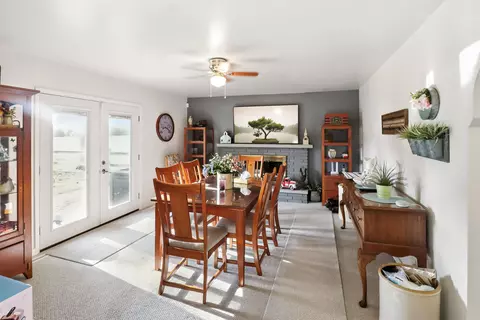 Dining - 2112 Morrish, Flushing, MI 48433 photo 3 of 4