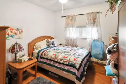Bedroom - 2112 Morrish, Flushing, MI 48433 photo 1 of 9