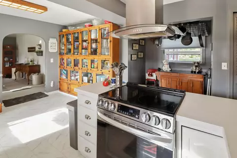 Kitchen - 2112 Morrish, Flushing, MI 48433 photo 4 of 8