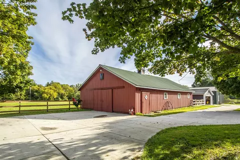 Exterior - 2112 Morrish, Flushing, MI 48433 photo 6 of 27