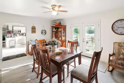 Dining - 2112 Morrish, Flushing, MI 48433 photo 2 of 4