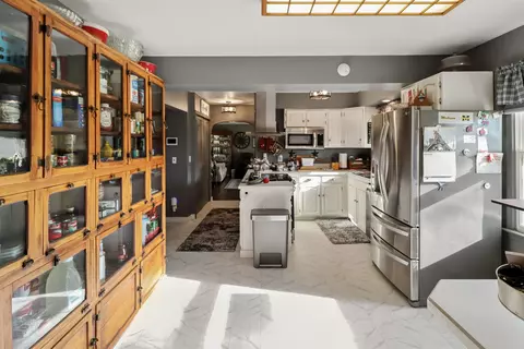 Kitchen - 2112 Morrish, Flushing, MI 48433 photo 8 of 8