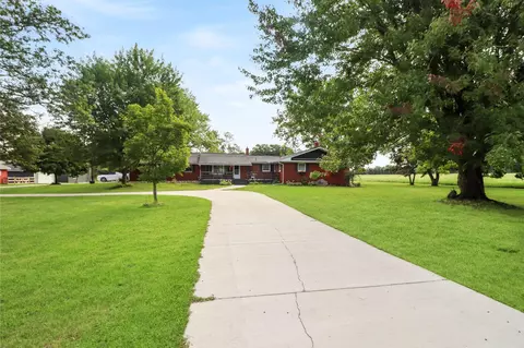 2112 Morrish, Flushing, MI 48433
