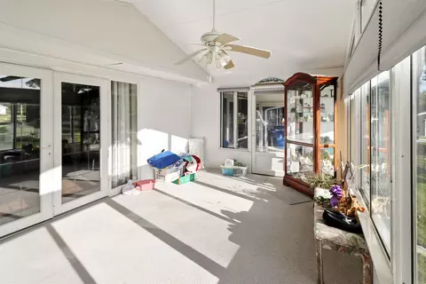 Entry Way - 2112 Morrish, Flushing, MI 48433 photo 4 of 5