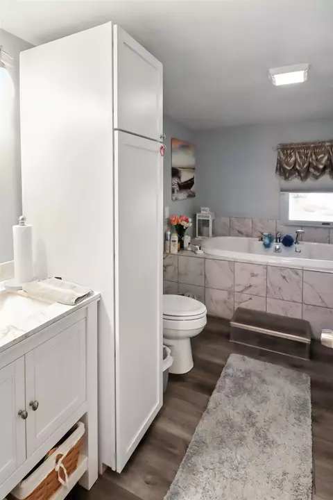 Bath - 2112 Morrish, Flushing, MI 48433 photo 1 of 4