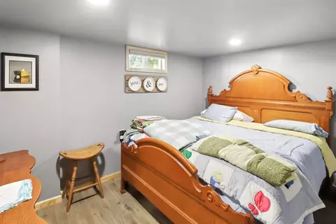 Bedroom - 2112 Morrish, Flushing, MI 48433 photo 6 of 9