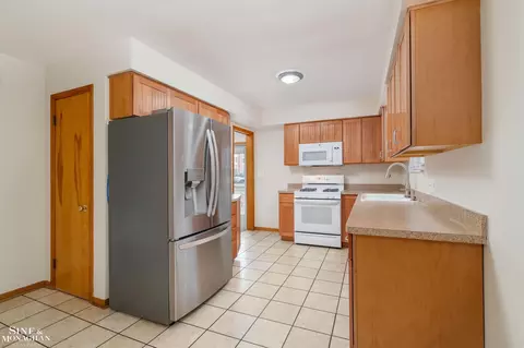 Kitchen - 1846 Aline, Grosse Pointe Woods, MI 48236 photo 1 of 3