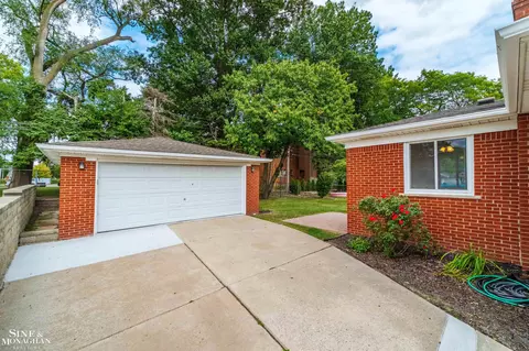 Exterior - 1846 Aline, Grosse Pointe Woods, MI 48236 photo 4 of 8