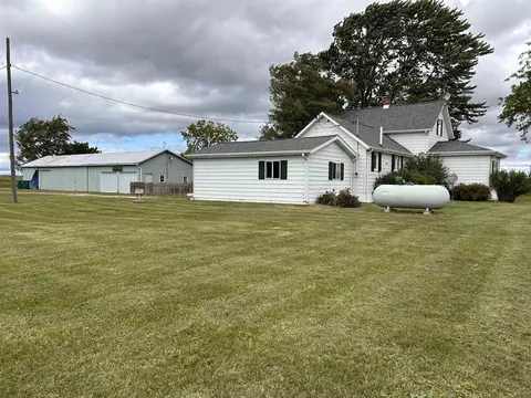 916 E Townline 14, Kawkawlin, MI 48631