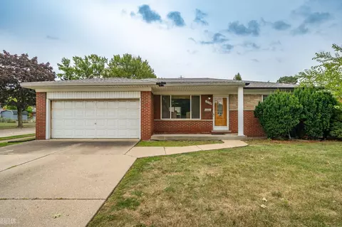 8386 Potomac, Center Line, MI 48015