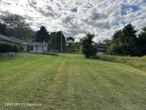 Exterior - 7320 Gillette, Flushing, MI 48433 photo 14 of 18