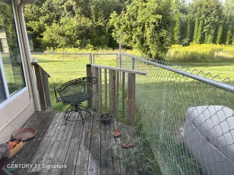 Exterior - 7320 Gillette, Flushing, MI 48433 photo 5 of 18