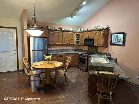 Kitchen - 7320 Gillette, Flushing, MI 48433 photo 1 of 5