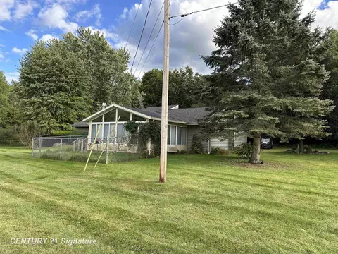 Exterior - 7320 Gillette, Flushing, MI 48433 photo 10 of 18