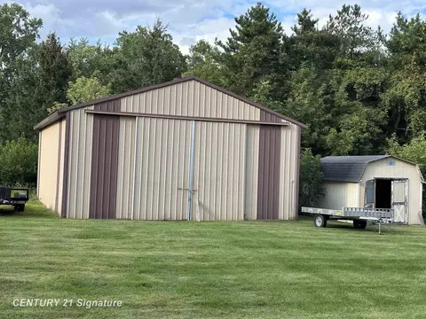 Exterior - 7320 Gillette, Flushing, MI 48433 photo 8 of 18