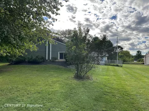 Exterior - 7320 Gillette, Flushing, MI 48433 photo 16 of 18