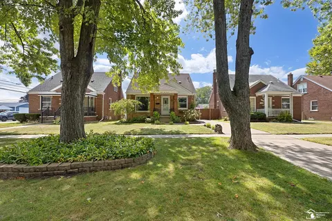 15213 Champaign, Allen Park, MI 48101