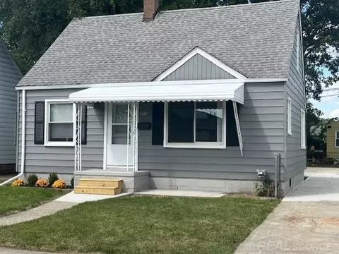 18915 Hazelwood, Roseville, MI 48066