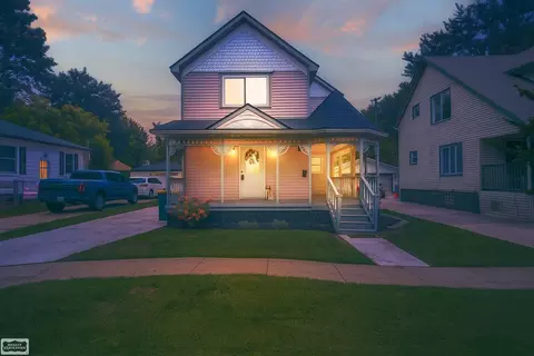 526 N 5th, Saint Clair, MI 48079
