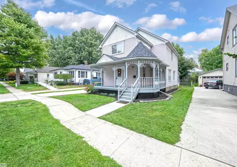 Exterior - 526 N 5th, Saint Clair, MI 48079 photo 3 of 8