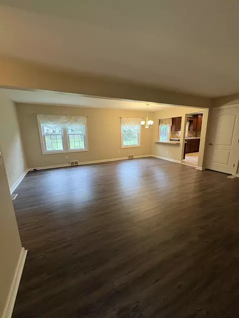 Living - 1345 Flushing, Flushing, MI 48433 photo 1 of 5