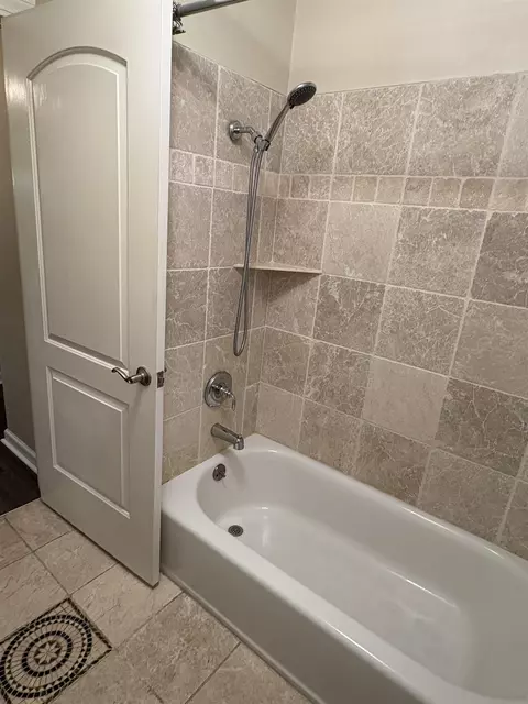 Bath - 1345 Flushing, Flushing, MI 48433 photo 3 of 3