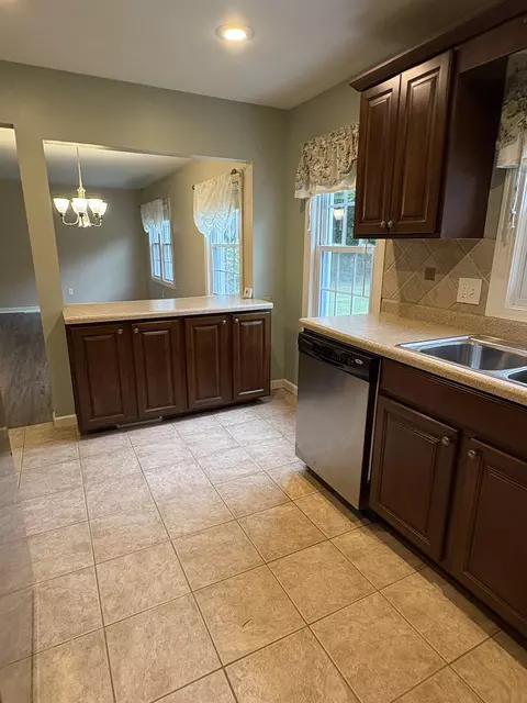 Kitchen - 1345 Flushing, Flushing, MI 48433 photo 2 of 4