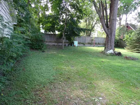 Exterior - 150 E Hunt, Adrian, MI 49221 photo 9 of 12