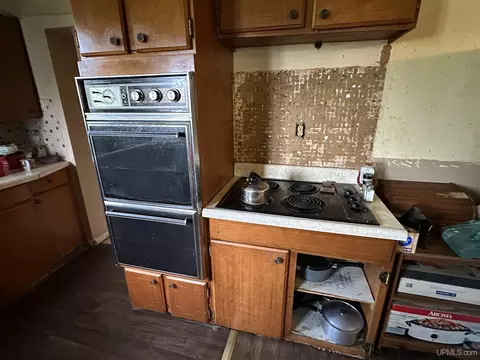 Kitchen - 138 High Excelsior, Ishpeming, MI 49849 photo 5 of 6