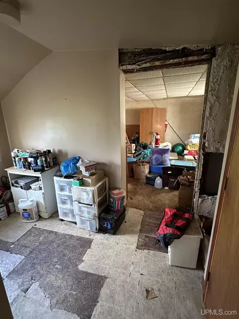Entry Way - 138 High Excelsior, Ishpeming, MI 49849 photo 2 of 2