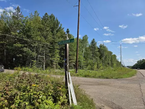 969 County Road 480, Marquette, MI 49855